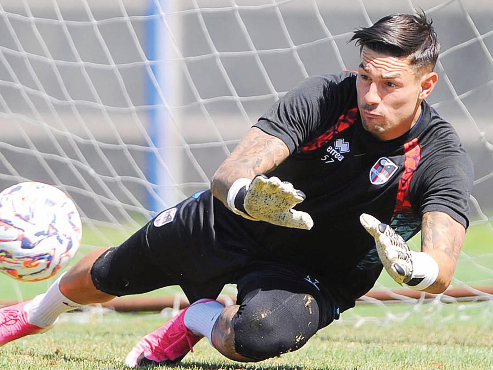 Catania, Rocchetti jolly della Cremonese il possibile rinforzo per Longo