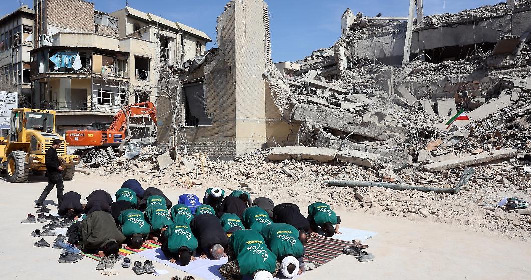 Morto un altro militare Usa: era rimasto ferito nelle prime ore dell'accatto all'Iran, le vittime salgono a sette | Designato il successore di Khamenei, &egrave; il figlio Mojtaba&nbsp;|&nbsp;Le minacce Usa al nuovo l