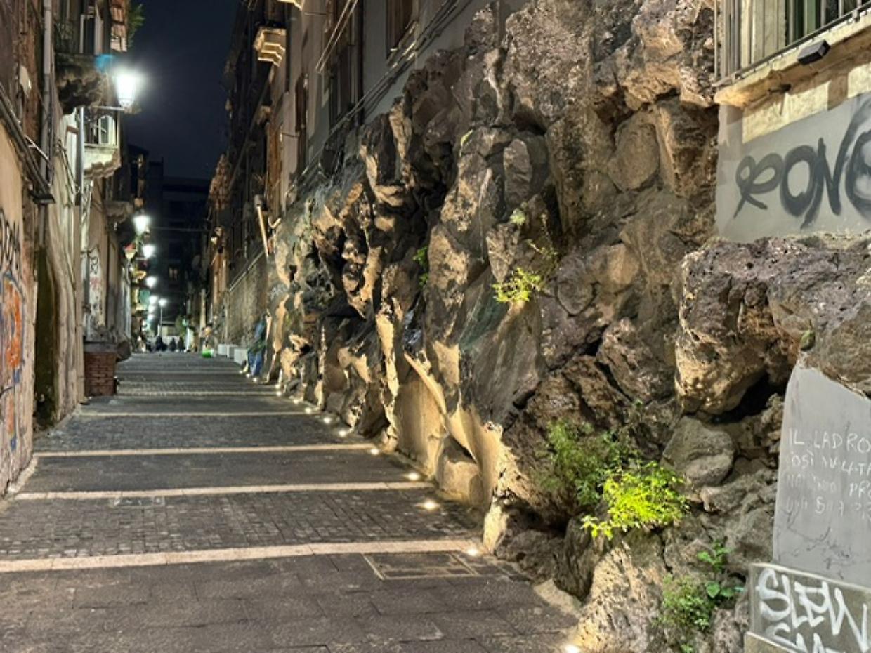 Catania, San Berillo diventa zona pedonale permanente: 8 varchi elettronici e accesso regolamentato