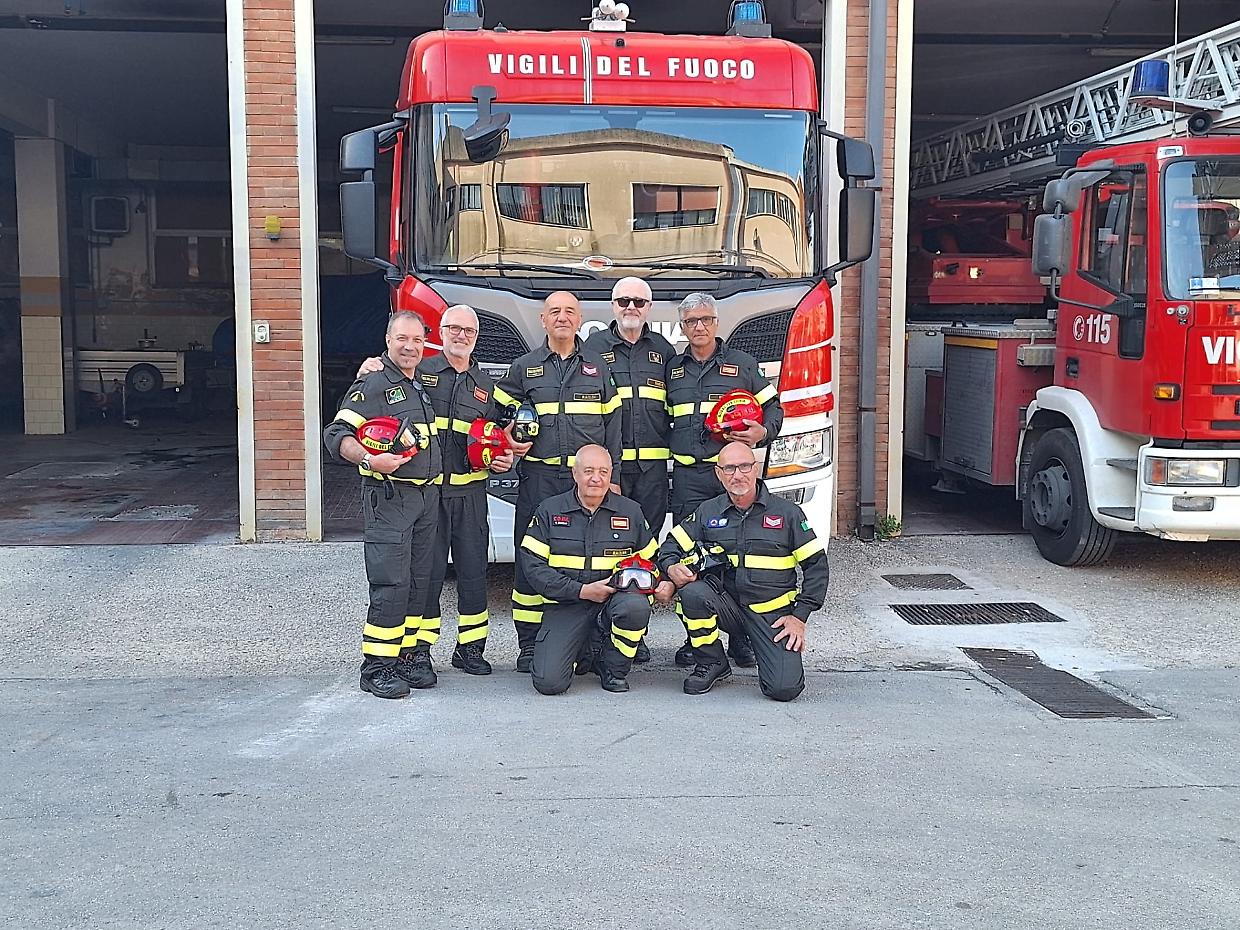 Vigili del fuoco a Ragusa, in sette dopo oltre 35 anni di servizio lasciano il servizio attivo