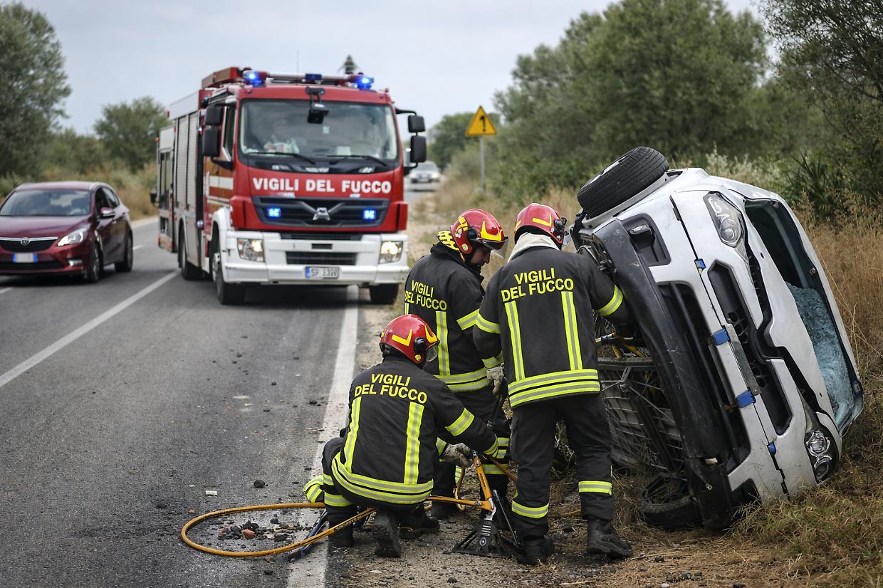 Violento incidente sulla provinciale per Punta Secca, scontro frontale tra due autovetture