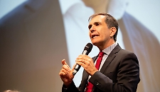 Trantino: altri vigili, droni, telecamere e carrellati per una Catania pi&ugrave; civile e sicura