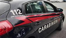 Tragedia familiare a Vado di Camaiore: uccide moglie e figlio e aspetta i carabinieri