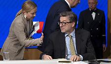 Legge di bilancio 2026, vincitori e vinti: ok imprese, dipendenti e case, perdono le banche. Stangata su sigarette e benzina