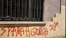 &laquo;Spara a Giorgia&raquo;: scritta contro la premier firmata dalle Br nel Varesotto, indaga la Digos