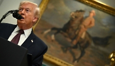 Siria, Trump annuncia una &laquo;fortissima rappresaglia contro l'Isis&raquo;