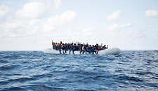 Sea Watch: "116 morti in un naufragio nel canale di Sicilia: l'unico sopravvissuto salvato da un pescatore tunisino"