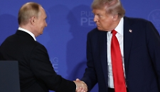 Putin, auguri a Trump e silenzio in Parlamento: le nuove mosse del Cremlino