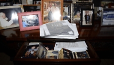 Un altro milione di documenti su Jeffrey Epstein consegnati al Dipartimento di Giustizia: esplode la polemica su Bondi, la Casa Bianca e il principe Andrea