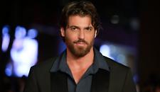 Dopo l'arresto per droga Can Yaman rilasciato dalle autorit&agrave; turche: avrebbe collaborato con gli inquirenti