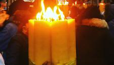 Le fiamme di devozione dei ceri (vietati): la tradizione delle candele in via Etnea per Sant&rsquo;Agata