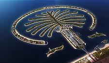 Missili iraniani su Palm Jumeirah a Dubai, l'iconica isola artificiale negli Emirati (e minacce sul Burj Khalifa)