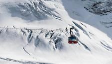 &laquo;La cabina ha iniziato a rotolare&raquo;: precipitata una cabinovia in Svizzera durante una tempesta