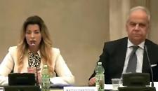 Chi &egrave; Claudia Conte, la donna che ha messo il rischio il posto di ministro di Matteo Piantedosi