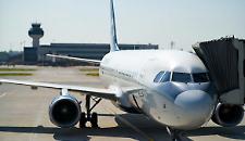 Aerei a corto di carburante, le Compagnie costretta a tagliare i voli per l'estate se l'emergenza non rientra