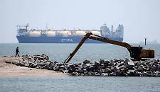 Lo Stretto di Hormuz di nuovo chiuso per il blocco degli Stati Uniti