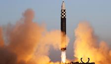 Trump voleva i codici nucleari, fermato dal generale: l'inquietante rivelazione dell'ex analista della CIA