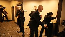 Volano le teorie del complotto a Washington: l'attentato che fa dubitare persino l'America MAGA