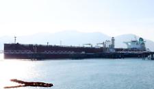 Hormuz, tornano gli scontri tra Usa e Iran: missili sui porti, esplosioni nel Golfo. Rischio nuova escalation
