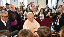Supplica a Pompei, il Papa invoca una &ldquo;pace disarmata&rdquo; per il mondo