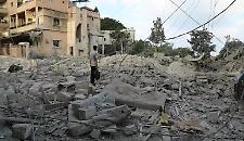 Tiro colpita da un raid israeliano nel pieno dell&rsquo;esodo: colpiti civili e soccorritori