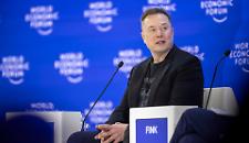 Dieci ponti sullo Stretto o 75 portaerei: che cosa pu&ograve; fare o comprare Elon Musk con il suo trilione?