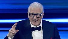 Morte Peppino di Capri, l'ultima serata come un film: la voce che torna a casa nella Certosa di San Giacomo