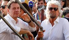 Riecco Beppe Grillo, il fondatore asfalta il M5S: &laquo;Ha perso la sua identit&agrave;, si sono montati la testa&raquo;