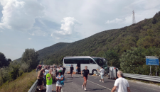 Autobus centra un camper, 5 morti e 5 feriti: gravissimo incidente sulla superstrada Terni-Rieti