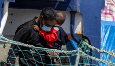 Anche Finlandia e Svezia trasferiscono i migranti in Italia. Schlein: &ldquo;Clamoroso boomerang per Meloni&rdquo;