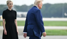 Le lettere di Natalie Harp a Trump: &laquo;Sei tutto ci&ograve; che conta per me, non voglio deluderti mai. Sei il mio custode e protettore&raquo;