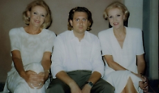 Il fotografo Santo Nicolosi al centro 