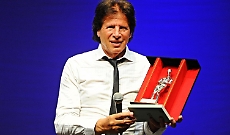 Addio a Sandro Giacobbe, la voce di "Signora mia" si è spenta a 75 anni