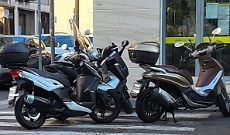 Parcheggio su strisce pedonali