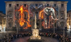Catania, un Natale tra mito e leggenda sul prospetto di Palazzo degli Elefanti: ecco il videomapping