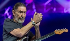 Addio a Chris Rea, il Natale non sar&agrave; pi&ugrave; lo stesso senza la sua voce roca e la sua chitarra inconfondibile