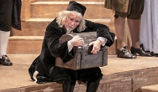 Ragusa, applausi a scena aperta per l'istrionico Enrico Guarneri