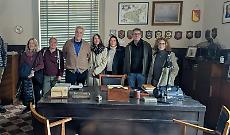 Scicli, la primogenita di Andrea Camilleri in visita nella stanza del commissario Montalbano