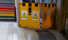 Stazione metro Borgo, scala mobile guasta