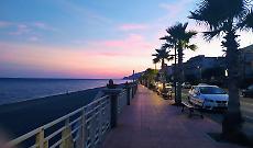 Il lungomare di Furci prima del ciclone Harry