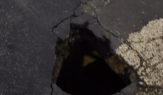 Altra voragine sul Lungomare di Catania: tratto di strada chiuso e traffico deviato