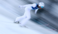 Pericolo scampato alle Olimpiadi Invernali, Loomis si scontra con un soffiatore di foglie ad alta velocit&agrave;: il video