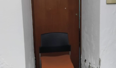 La sedia che sbarra l'ingresso alla toilette della Biblioteca Comunale &ldquo;Vincenzo Bellini&rdquo;