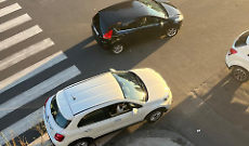 Auto in sosta vietata al Viale Mario Rapisardi