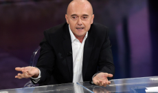 Alfonso Signorini lascia "Chi": &laquo;Corona non c'entra. Non &egrave; questo il momento di spiegare&raquo;