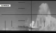 Sottomarino Usa affonda nave da guerra iraniana: il video del siluro che colpisce la poppa e solleva la fregata