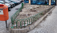 L'aiuola tra via Giacomo Leopardi e via Principe Nicola a Catania