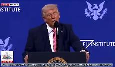 Trump: &laquo;Mohammed bin Salman? Non pensava che avrebbe dovuto baciarmi il culo&raquo;