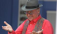 "Meno siamo meglio stiamo - Revisited" , da domani Arbore torna in Tv