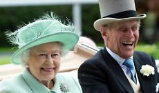 La Regina Elisabetta e il Principe Filippo separati nel giorno della morte: le rivelazioni di un libro che nel Regno Unito fa discutere